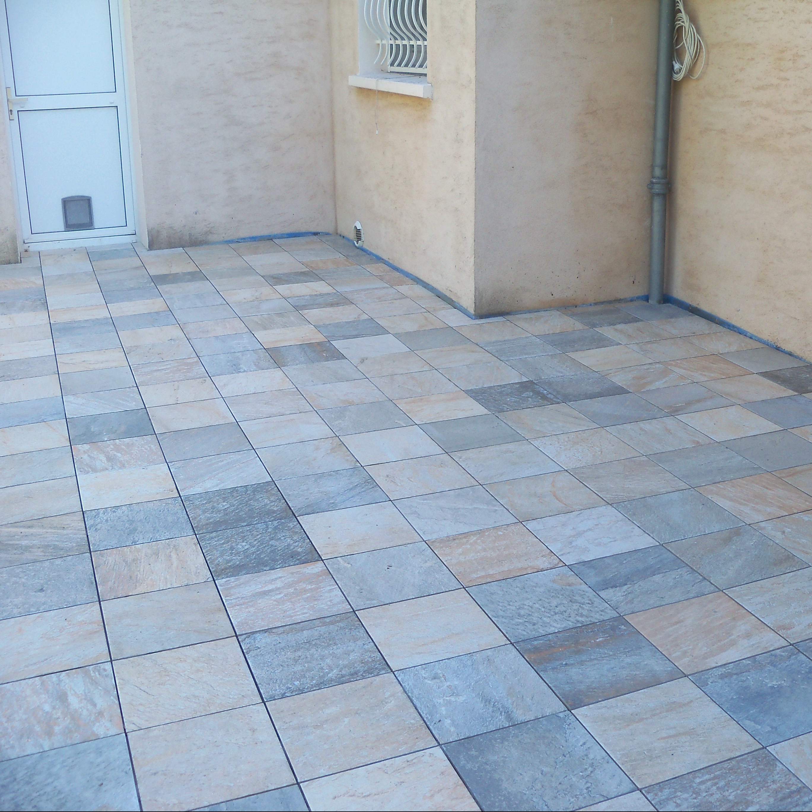 Terrasse carrelage - pose droite