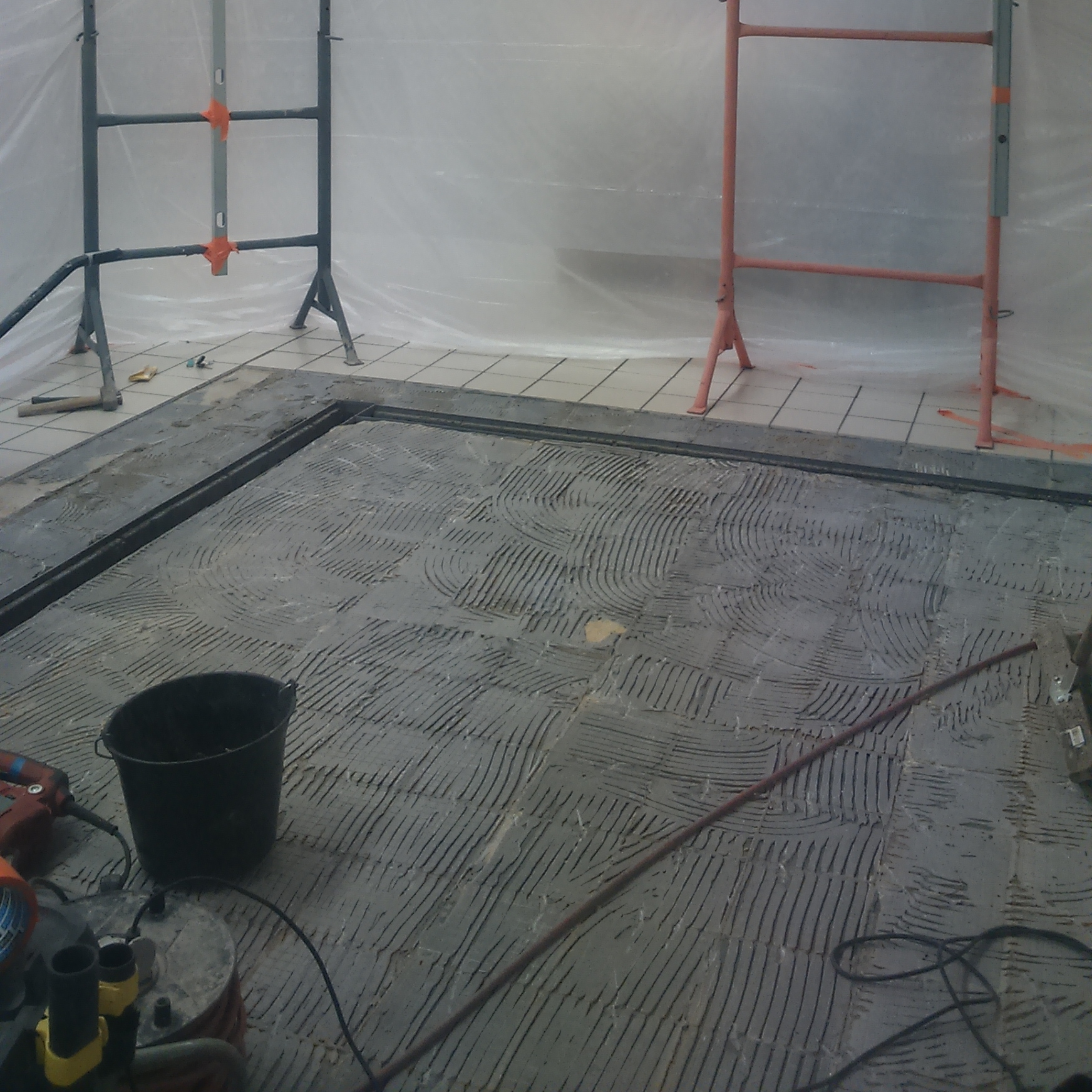 Remplacement de carreaux en magasin