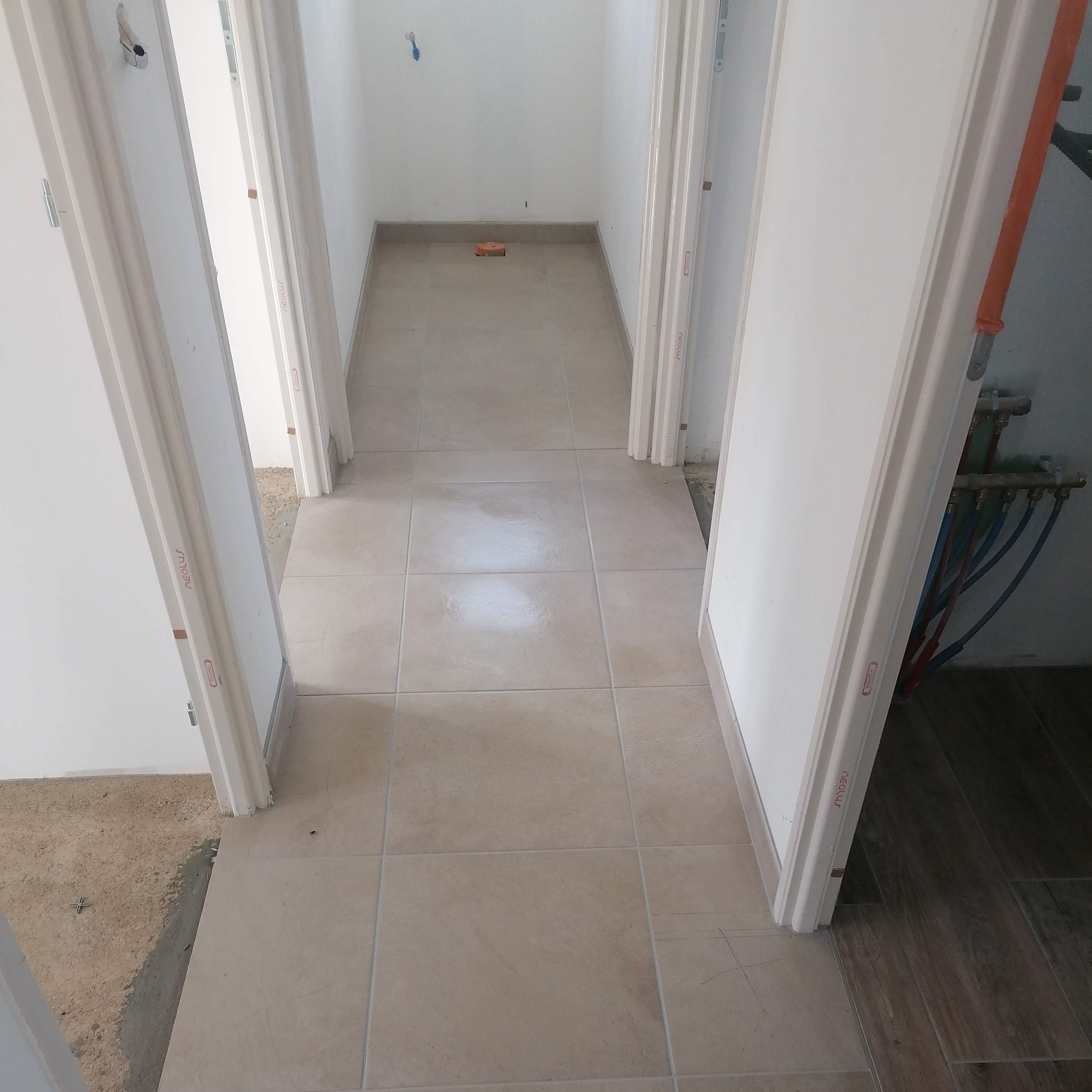 Couloir - carrelage pose droite